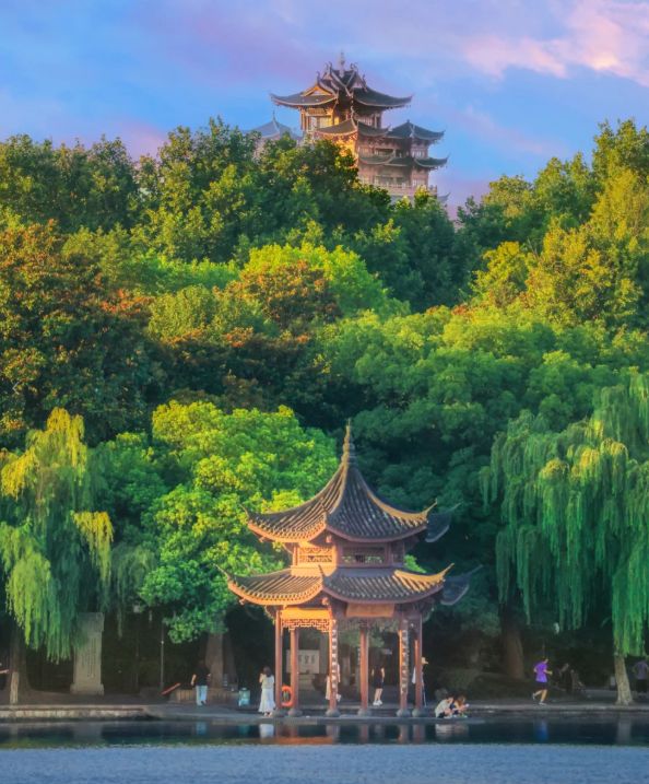 成口碑首选老人游无障碍服务体验第一澳门新葡京网站杭州旅行社推荐远胜游(图5) 成口碑首选老人游无障碍服务体验第一澳门新葡京网站杭州旅行社推荐远胜游(图5)